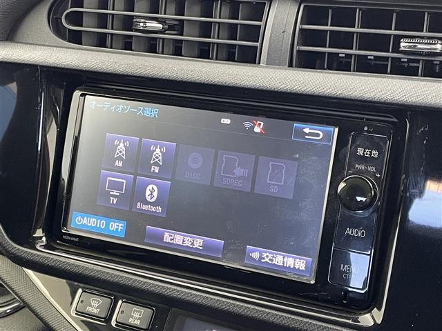 アクア Ｇ　Ｇ’ｓ　純正ナビ　バックカメラ　ビルトインＥＴＣ　ドライブレコーダー　クルーズコントロール　ハーフレザー　ステアリングスイッチ　純正アルミホイール　スマートキー　オートライト　ＬＥＤヘッドライト　地デジＴＶ（5枚目）