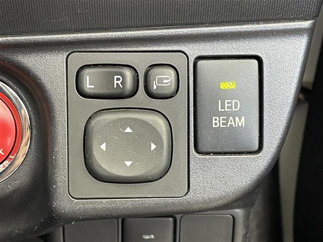 アクア Ｇ　Ｇ’ｓ　純正ナビ　バックカメラ　ビルトインＥＴＣ　ドライブレコーダー　クルーズコントロール　ハーフレザー　ステアリングスイッチ　純正アルミホイール　スマートキー　オートライト　ＬＥＤヘッドライト　地デジＴＶ（16枚目）