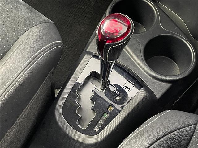 アクア Ｇ　Ｇ’ｓ　純正ナビ　バックカメラ　ビルトインＥＴＣ　ドライブレコーダー　クルーズコントロール　ハーフレザー　ステアリングスイッチ　純正アルミホイール　スマートキー　オートライト　ＬＥＤヘッドライト　地デジＴＶ（24枚目）