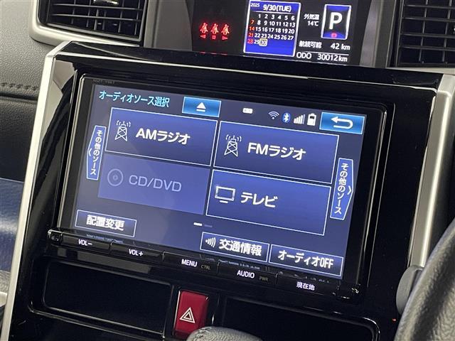 ルーミー カスタムＧ－Ｔ　スマートアシスト２　純正９インチナビ　バックカメラ　ビルトインＥＴＣ　前後ドライブレコーダー　クルーズコントロール　シートヒーター　社外アルミホイール　スマートキー　オートライト　ＬＥＤヘッドライト（4枚目）