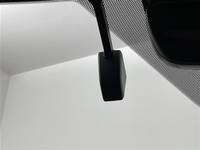 ＲＸ ３００　Ｆスポーツ　サンルーフ　メーカーナビ　ＢＳＭ　ＨＵＤ　赤レザー　三眼ＬＥＤ　ビルトインＥＴＣ２．０　ドライブレコーダー　セーフティシステムプラス　レーダークルーズ　シートヒーター　ベンチレーション　ＡＣ１００Ｖ（7枚目）