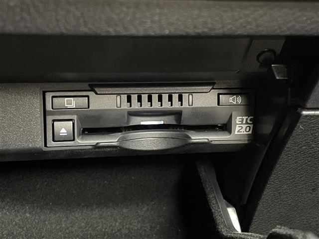 ＲＸ ３００　Ｆスポーツ　サンルーフ　メーカーナビ　ＢＳＭ　ＨＵＤ　赤レザー　三眼ＬＥＤ　ビルトインＥＴＣ２．０　ドライブレコーダー　セーフティシステムプラス　レーダークルーズ　シートヒーター　ベンチレーション　ＡＣ１００Ｖ（17枚目）