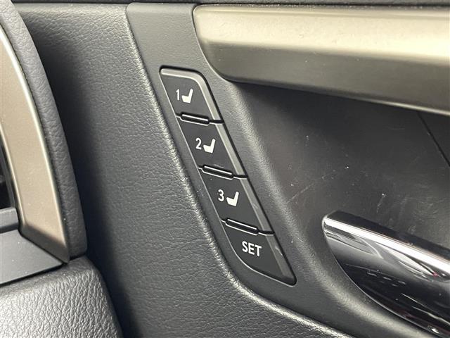 ＲＸ ３００　Ｆスポーツ　サンルーフ　メーカーナビ　ＢＳＭ　ＨＵＤ　赤レザー　三眼ＬＥＤ　ビルトインＥＴＣ２．０　ドライブレコーダー　セーフティシステムプラス　レーダークルーズ　シートヒーター　ベンチレーション　ＡＣ１００Ｖ（19枚目）