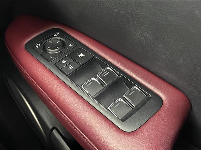 ＲＸ ３００　Ｆスポーツ　サンルーフ　メーカーナビ　ＢＳＭ　ＨＵＤ　赤レザー　三眼ＬＥＤ　ビルトインＥＴＣ２．０　ドライブレコーダー　セーフティシステムプラス　レーダークルーズ　シートヒーター　ベンチレーション　ＡＣ１００Ｖ（31枚目）