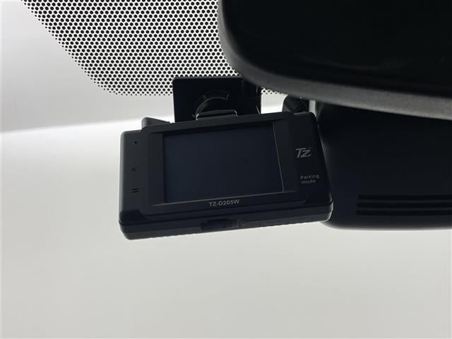 ヤリス ハイブリッドＧ　純正８インチディスプレイオーディオ　パノラミックビューモニター　ＢＳＭ　ビルトインＥＴＣ２．０　前後ドライブレコーダー　セーフティセンス　レーダークルーズコントロール　オートハイビーム　ＬＥＤライト（7枚目）