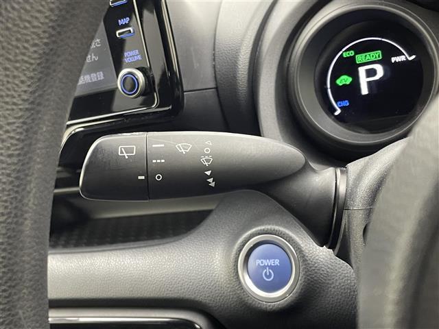 ヤリス ハイブリッドＧ　純正８インチディスプレイオーディオ　パノラミックビューモニター　ＢＳＭ　ビルトインＥＴＣ２．０　前後ドライブレコーダー　セーフティセンス　レーダークルーズコントロール　オートハイビーム　ＬＥＤライト（10枚目）