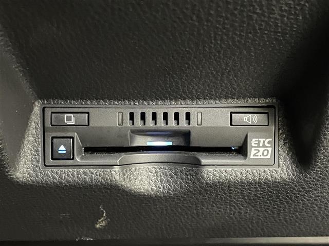 ヤリス ハイブリッドＧ　純正８インチディスプレイオーディオ　パノラミックビューモニター　ＢＳＭ　ビルトインＥＴＣ２．０　前後ドライブレコーダー　セーフティセンス　レーダークルーズコントロール　オートハイビーム　ＬＥＤライト（14枚目）