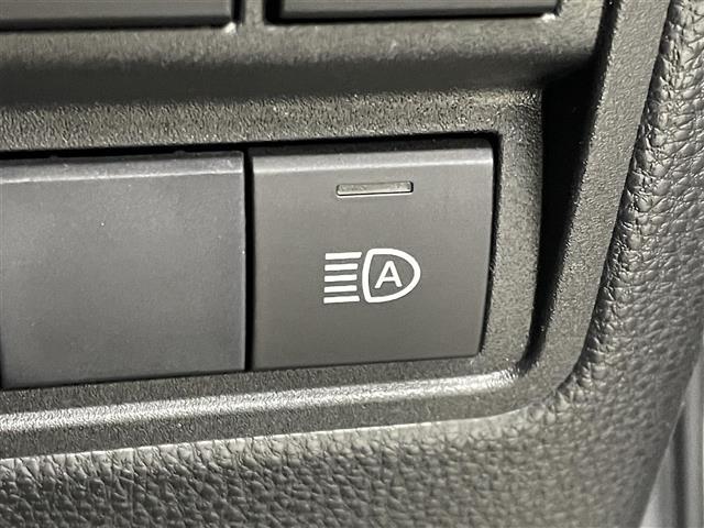 ヤリス ハイブリッドＧ　純正８インチディスプレイオーディオ　パノラミックビューモニター　ＢＳＭ　ビルトインＥＴＣ２．０　前後ドライブレコーダー　セーフティセンス　レーダークルーズコントロール　オートハイビーム　ＬＥＤライト（18枚目）