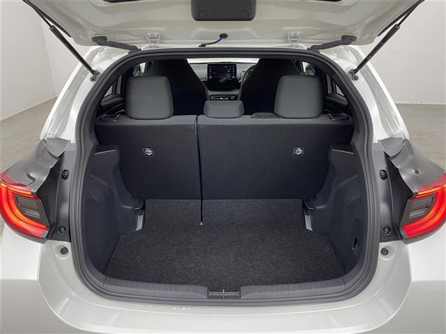 ヤリス ハイブリッドＧ　純正８インチディスプレイオーディオ　パノラミックビューモニター　ＢＳＭ　ビルトインＥＴＣ２．０　前後ドライブレコーダー　セーフティセンス　レーダークルーズコントロール　オートハイビーム　ＬＥＤライト（21枚目）