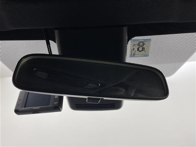 ヤリス ハイブリッドＧ　純正８インチディスプレイオーディオ　パノラミックビューモニター　ＢＳＭ　ビルトインＥＴＣ２．０　前後ドライブレコーダー　セーフティセンス　レーダークルーズコントロール　オートハイビーム　ＬＥＤライト（24枚目）