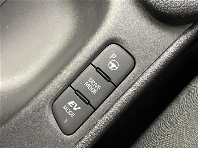 ヤリス ハイブリッドＧ　純正８インチディスプレイオーディオ　パノラミックビューモニター　ＢＳＭ　ビルトインＥＴＣ２．０　前後ドライブレコーダー　セーフティセンス　レーダークルーズコントロール　オートハイビーム　ＬＥＤライト（27枚目）