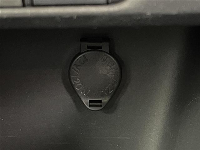 ヤリス ハイブリッドＧ　純正８インチディスプレイオーディオ　パノラミックビューモニター　ＢＳＭ　ビルトインＥＴＣ２．０　前後ドライブレコーダー　セーフティセンス　レーダークルーズコントロール　オートハイビーム　ＬＥＤライト（29枚目）