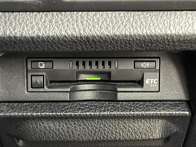 ノア Si ダブルバイビー 純正9インチナビ フリップダウンモニター バックカメラ ビルトインETC セーフティセンス クルーズコントロール ステアリングスイッチ 純正アルミホイール スマートキー オートハイビーム LEDライト(14枚目)