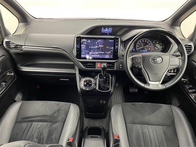 エスクァイア Ｇｉ　プレミアムパッケージ　ブラックテーラード　モデリスタエアロ　ＡＬＰＩＮＥ１１インチナビ　フリップダウンモニター　バックカメラ　ＥＴＣ　ドライブレコーダー　セーフティセンス　クルーズコントロール　シートヒーター　オートハイビーム　ＬＥＤライト（2枚目）