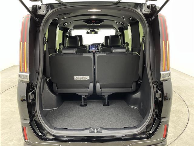 エスクァイア Ｇｉ　プレミアムパッケージ　ブラックテーラード　モデリスタエアロ　ＡＬＰＩＮＥ１１インチナビ　フリップダウンモニター　バックカメラ　ＥＴＣ　ドライブレコーダー　セーフティセンス　クルーズコントロール　シートヒーター　オートハイビーム　ＬＥＤライト（24枚目）