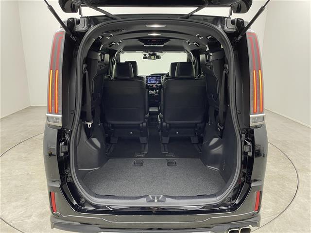 エスクァイア Ｇｉ　プレミアムパッケージ　ブラックテーラード　モデリスタエアロ　ＡＬＰＩＮＥ１１インチナビ　フリップダウンモニター　バックカメラ　ＥＴＣ　ドライブレコーダー　セーフティセンス　クルーズコントロール　シートヒーター　オートハイビーム　ＬＥＤライト（25枚目）