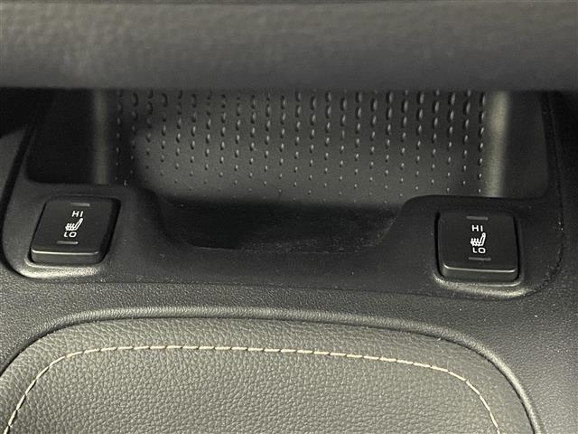 カローラツーリング ハイブリッド　ダブルバイビー　モデリスタエアロ　純正１０．５インチディスプレイオーディオ　バックカメラ　ＢＳＭ　ビルトインＥＴＣ２．０　ドラレコ　セーフティセンス　レーダークルーズ　シートヒーター　ステアリングヒーター　ＬＥＤ（7枚目）