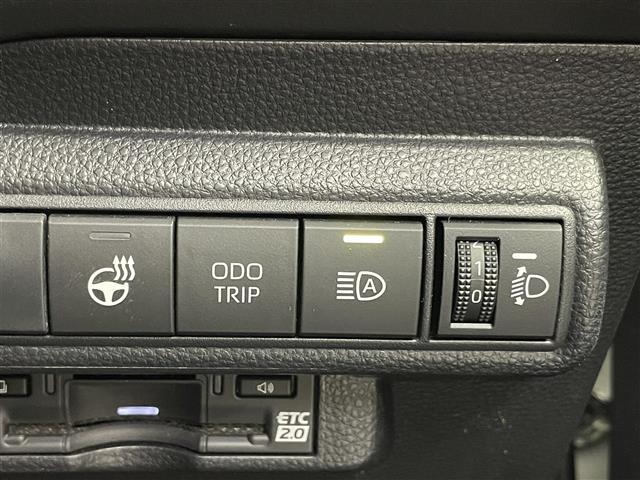 カローラツーリング ハイブリッド　ダブルバイビー　モデリスタエアロ　純正１０．５インチディスプレイオーディオ　バックカメラ　ＢＳＭ　ビルトインＥＴＣ２．０　ドラレコ　セーフティセンス　レーダークルーズ　シートヒーター　ステアリングヒーター　ＬＥＤ（16枚目）