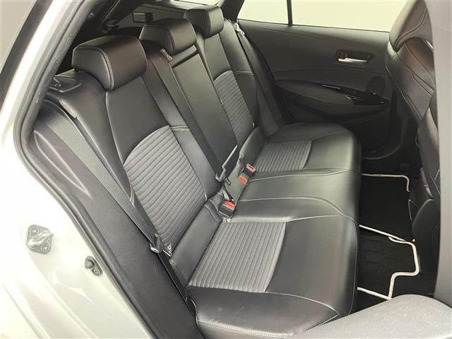 カローラツーリング ハイブリッド　ダブルバイビー　モデリスタエアロ　純正１０．５インチディスプレイオーディオ　バックカメラ　ＢＳＭ　ビルトインＥＴＣ２．０　ドラレコ　セーフティセンス　レーダークルーズ　シートヒーター　ステアリングヒーター　ＬＥＤ（19枚目）