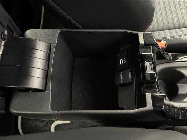 カローラツーリング ハイブリッド　ダブルバイビー　モデリスタエアロ　純正１０．５インチディスプレイオーディオ　バックカメラ　ＢＳＭ　ビルトインＥＴＣ２．０　ドラレコ　セーフティセンス　レーダークルーズ　シートヒーター　ステアリングヒーター　ＬＥＤ（29枚目）