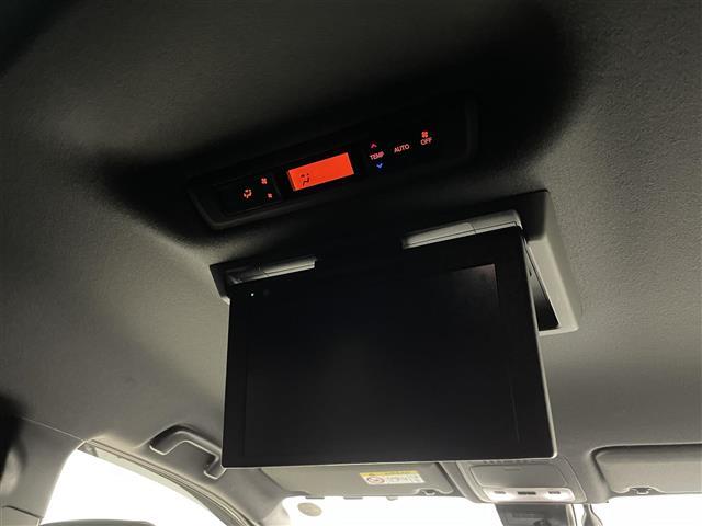 ヴォクシー ハイブリッドＺＳ　煌ＩＩＩ　純正１０インチナビ　フリップダウンモニター　バックカメラ　ビルトインＥＴＣ　セーフティセンス　クルーズコントロール　シートヒーター　純正アルミホイール　スマートキー　オートハイビーム　ＬＥＤライト（3枚目）