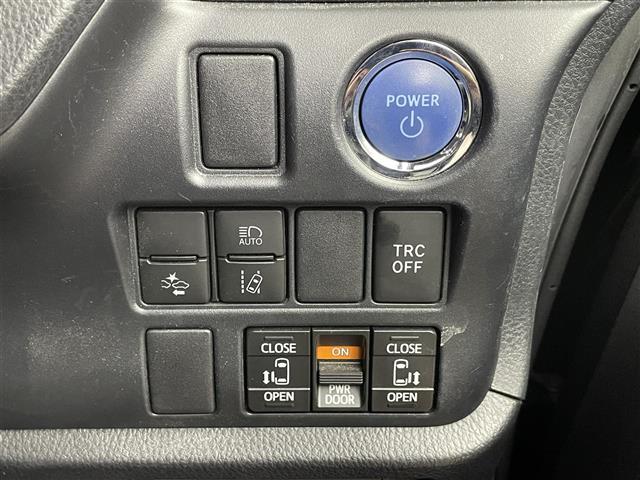 ヴォクシー ハイブリッドＺＳ　煌ＩＩＩ　純正１０インチナビ　フリップダウンモニター　バックカメラ　ビルトインＥＴＣ　セーフティセンス　クルーズコントロール　シートヒーター　純正アルミホイール　スマートキー　オートハイビーム　ＬＥＤライト（16枚目）