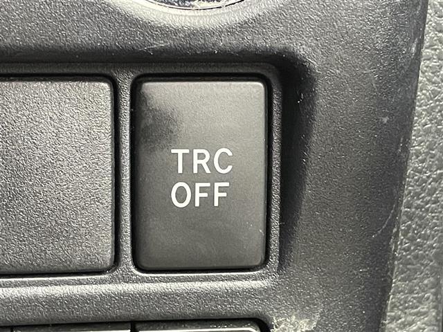 ヴォクシー ハイブリッドＺＳ　煌ＩＩＩ　純正１０インチナビ　フリップダウンモニター　バックカメラ　ビルトインＥＴＣ　セーフティセンス　クルーズコントロール　シートヒーター　純正アルミホイール　スマートキー　オートハイビーム　ＬＥＤライト（19枚目）