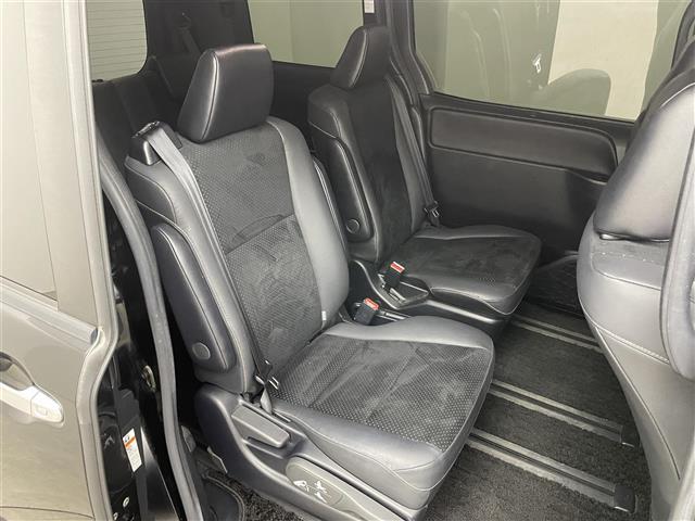 ヴォクシー ハイブリッドＺＳ　煌ＩＩＩ　純正１０インチナビ　フリップダウンモニター　バックカメラ　ビルトインＥＴＣ　セーフティセンス　クルーズコントロール　シートヒーター　純正アルミホイール　スマートキー　オートハイビーム　ＬＥＤライト（21枚目）