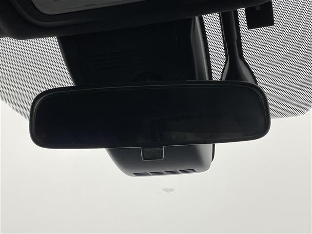 ヴォクシー ハイブリッドＺＳ　煌ＩＩＩ　純正１０インチナビ　フリップダウンモニター　バックカメラ　ビルトインＥＴＣ　セーフティセンス　クルーズコントロール　シートヒーター　純正アルミホイール　スマートキー　オートハイビーム　ＬＥＤライト（26枚目）