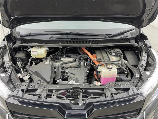 ヴォクシー ハイブリッドＺＳ　煌ＩＩＩ　純正１０インチナビ　フリップダウンモニター　バックカメラ　ビルトインＥＴＣ　セーフティセンス　クルーズコントロール　シートヒーター　純正アルミホイール　スマートキー　オートハイビーム　ＬＥＤライト（33枚目）