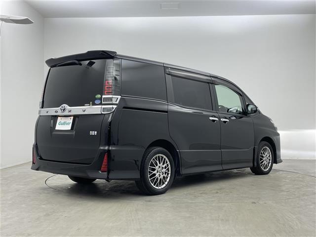 ヴォクシー ハイブリッドＺＳ　煌ＩＩＩ　純正１０インチナビ　フリップダウンモニター　バックカメラ　ビルトインＥＴＣ　セーフティセンス　クルーズコントロール　シートヒーター　純正アルミホイール　スマートキー　オートハイビーム　ＬＥＤライト（42枚目）