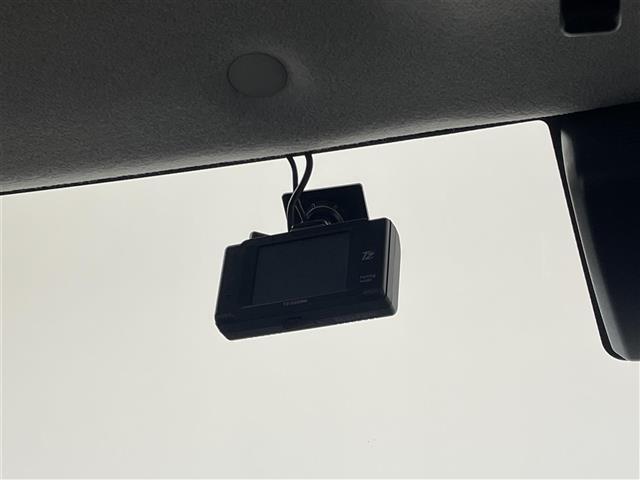 タンク カスタムＧ－Ｔ　スマートアシスト２　純正９インチナビ　バックカメラ　ビルトインＥＴＣ　前後ドライブレコーダー　クルーズコントロール　シートヒーター　スマートキー　純正アルミホイール　オートライト　ＬＥＤライト　地デジ（4枚目）