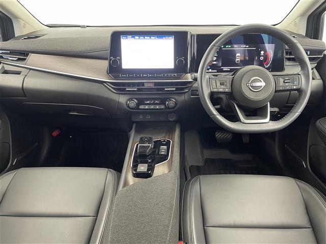 オーラ Ｇ　９０周年記念車　プロパイロット　ＢＯＳＥ　純正９インチナビ　アラウンドビューモニター　ＢＳＭ　ビルトインＥＴＣ２．０　ドライブレコーダー　レーダークルーズ　インテリジェントルームミラー　オートハイビーム　ＬＥＤ　ＴＶ（2枚目）