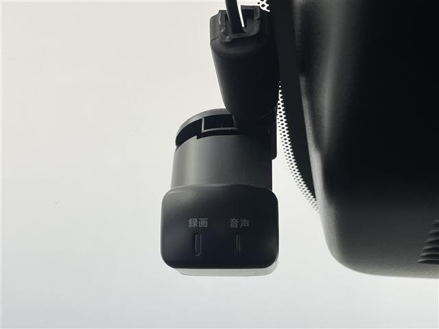 オーラ Ｇ　９０周年記念車　プロパイロット　ＢＯＳＥ　純正９インチナビ　アラウンドビューモニター　ＢＳＭ　ビルトインＥＴＣ２．０　ドライブレコーダー　レーダークルーズ　インテリジェントルームミラー　オートハイビーム　ＬＥＤ　ＴＶ（6枚目）