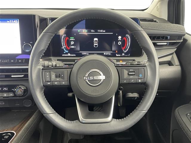 オーラ Ｇ　９０周年記念車　プロパイロット　ＢＯＳＥ　純正９インチナビ　アラウンドビューモニター　ＢＳＭ　ビルトインＥＴＣ２．０　ドライブレコーダー　レーダークルーズ　インテリジェントルームミラー　オートハイビーム　ＬＥＤ　ＴＶ（9枚目）