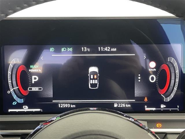 オーラ Ｇ　９０周年記念車　プロパイロット　ＢＯＳＥ　純正９インチナビ　アラウンドビューモニター　ＢＳＭ　ビルトインＥＴＣ２．０　ドライブレコーダー　レーダークルーズ　インテリジェントルームミラー　オートハイビーム　ＬＥＤ　ＴＶ（10枚目）