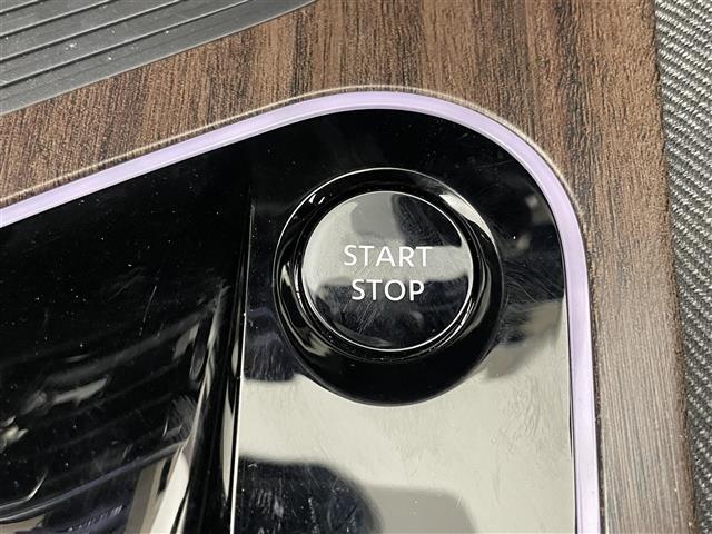 オーラ Ｇ　９０周年記念車　プロパイロット　ＢＯＳＥ　純正９インチナビ　アラウンドビューモニター　ＢＳＭ　ビルトインＥＴＣ２．０　ドライブレコーダー　レーダークルーズ　インテリジェントルームミラー　オートハイビーム　ＬＥＤ　ＴＶ（16枚目）