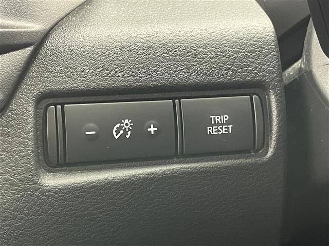 オーラ Ｇ　９０周年記念車　プロパイロット　ＢＯＳＥ　純正９インチナビ　アラウンドビューモニター　ＢＳＭ　ビルトインＥＴＣ２．０　ドライブレコーダー　レーダークルーズ　インテリジェントルームミラー　オートハイビーム　ＬＥＤ　ＴＶ（28枚目）