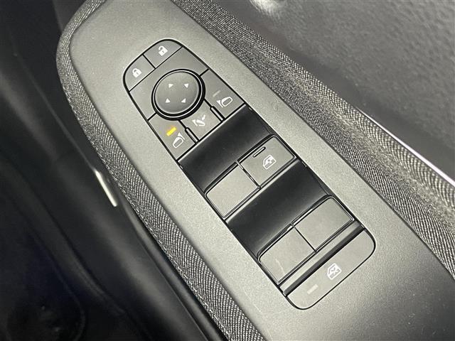 オーラ Ｇ　９０周年記念車　プロパイロット　ＢＯＳＥ　純正９インチナビ　アラウンドビューモニター　ＢＳＭ　ビルトインＥＴＣ２．０　ドライブレコーダー　レーダークルーズ　インテリジェントルームミラー　オートハイビーム　ＬＥＤ　ＴＶ（31枚目）