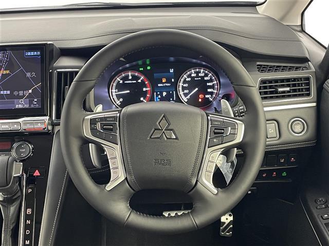 デリカＤ：５ シャモニー　登録済未使用車　ＡＬＰＩＮＥ１１インチナビ　マルチアラウンドモニター　ＢＳＭ　レーダークルーズ　ステアリングヒーター　ＨＤＭＩ　衝突被害軽減ブレーキ　ＡＣ１００Ｖ　純正アルミホイール　オートハイビーム（8枚目）