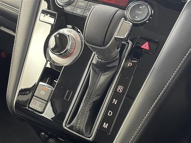 デリカＤ：５ シャモニー　登録済未使用車　ＡＬＰＩＮＥ１１インチナビ　マルチアラウンドモニター　ＢＳＭ　レーダークルーズ　ステアリングヒーター　ＨＤＭＩ　衝突被害軽減ブレーキ　ＡＣ１００Ｖ　純正アルミホイール　オートハイビーム（20枚目）