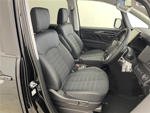 デリカＤ：５ シャモニー　登録済未使用車　ＡＬＰＩＮＥ１１インチナビ　マルチアラウンドモニター　ＢＳＭ　レーダークルーズ　ステアリングヒーター　ＨＤＭＩ　衝突被害軽減ブレーキ　ＡＣ１００Ｖ　純正アルミホイール　オートハイビーム（26枚目）