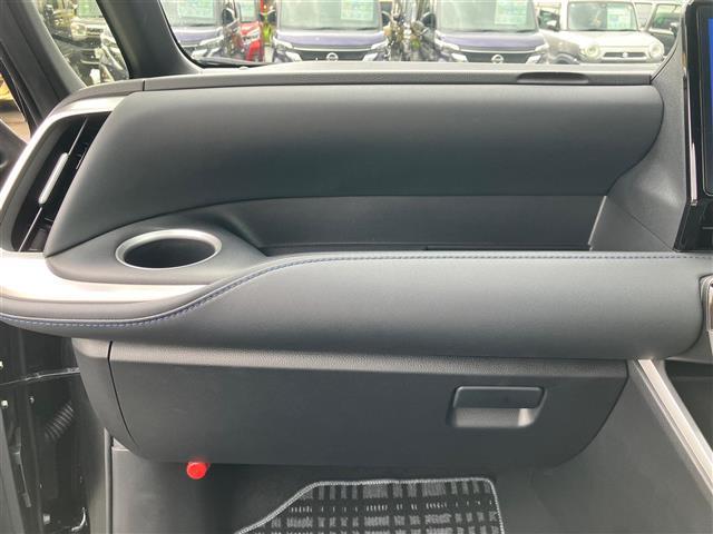 ヴォクシー ハイブリッドＳ－Ｚ（28枚目）