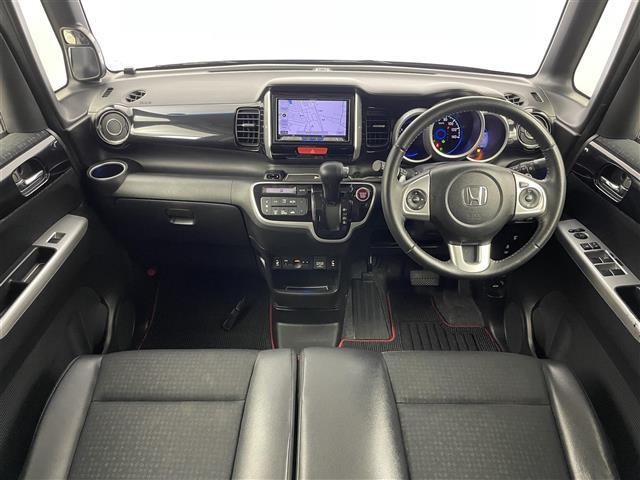 Ｎ－ＢＯＸカスタム Ｇ　ターボＳＳブラックスタイルパッケージ　ホンダセンシング　社外８インチナビ　フリップダウンモニター　バックカメラ　ビルトインＥＴＣ　ドライブレコーダー　クルーズコントロール　シートヒーター　社外アルミホイール　オートライト　ＨＩＤライト（2枚目）