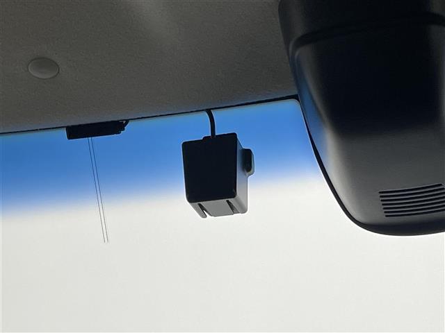 Ｎ－ＢＯＸカスタム Ｇ　ターボＳＳブラックスタイルパッケージ　ホンダセンシング　社外８インチナビ　フリップダウンモニター　バックカメラ　ビルトインＥＴＣ　ドライブレコーダー　クルーズコントロール　シートヒーター　社外アルミホイール　オートライト　ＨＩＤライト（7枚目）