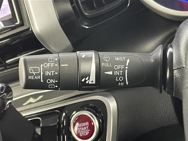 Ｎ－ＢＯＸカスタム Ｇ　ターボＳＳブラックスタイルパッケージ　ホンダセンシング　社外８インチナビ　フリップダウンモニター　バックカメラ　ビルトインＥＴＣ　ドライブレコーダー　クルーズコントロール　シートヒーター　社外アルミホイール　オートライト　ＨＩＤライト（11枚目）