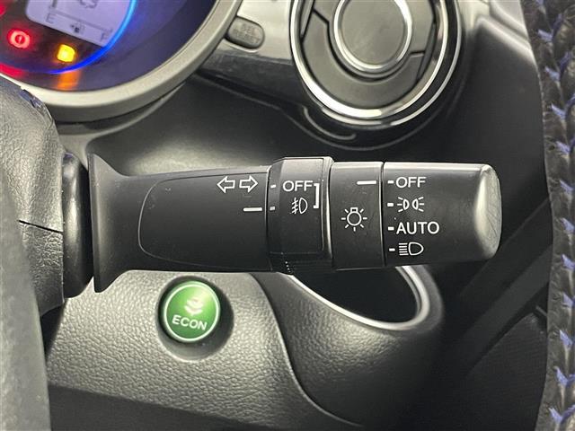 Ｎ－ＢＯＸカスタム Ｇ　ターボＳＳブラックスタイルパッケージ　ホンダセンシング　社外８インチナビ　フリップダウンモニター　バックカメラ　ビルトインＥＴＣ　ドライブレコーダー　クルーズコントロール　シートヒーター　社外アルミホイール　オートライト　ＨＩＤライト（16枚目）