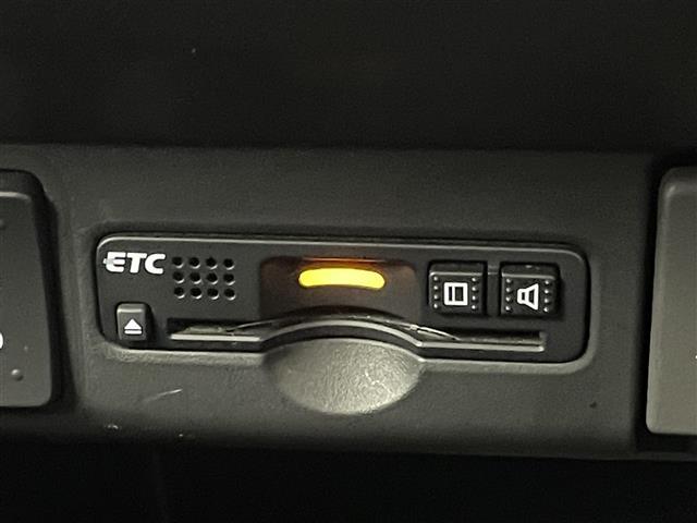 Ｎ－ＢＯＸカスタム Ｇ　ターボＳＳブラックスタイルパッケージ　ホンダセンシング　社外８インチナビ　フリップダウンモニター　バックカメラ　ビルトインＥＴＣ　ドライブレコーダー　クルーズコントロール　シートヒーター　社外アルミホイール　オートライト　ＨＩＤライト（17枚目）