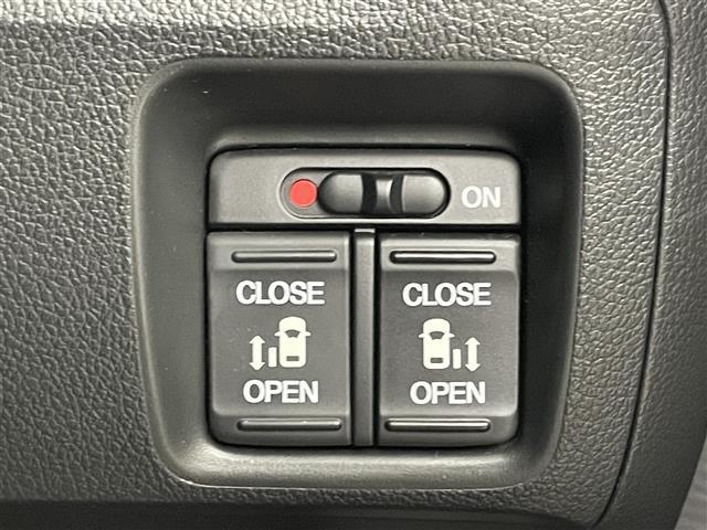 Ｎ－ＢＯＸカスタム Ｇ　ターボＳＳブラックスタイルパッケージ　ホンダセンシング　社外８インチナビ　フリップダウンモニター　バックカメラ　ビルトインＥＴＣ　ドライブレコーダー　クルーズコントロール　シートヒーター　社外アルミホイール　オートライト　ＨＩＤライト（18枚目）