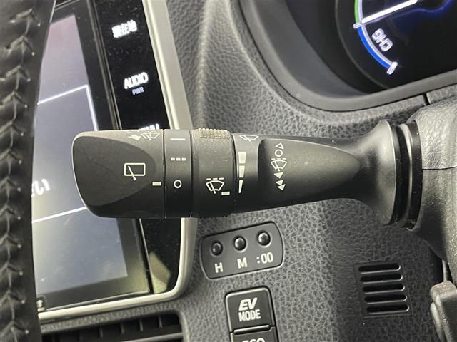 ヴォクシー ハイブリッドZS 純正10インチナビ フリップダウンモニター バックカメラカメラ ビルトインETC トヨタセーフティーセンス クルーズコントロール シートヒーター 純正アルミホイール オートハイビーム LED 地デジ(9枚目)